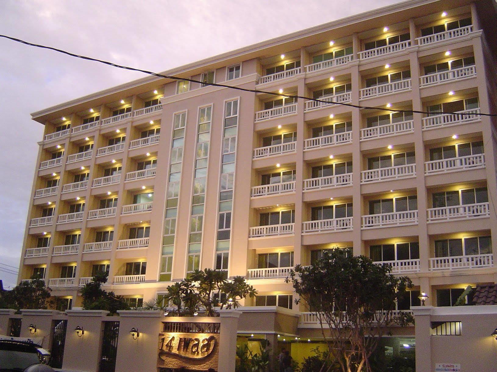 14 Place Bangkok Buitenkant foto